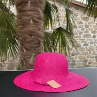 Chapeau de Madagascar rose