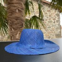 Chapeau de Madagascar bleu
